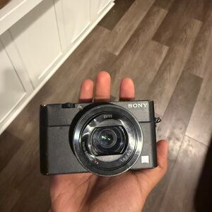 Sony Compact Black Digital Camera